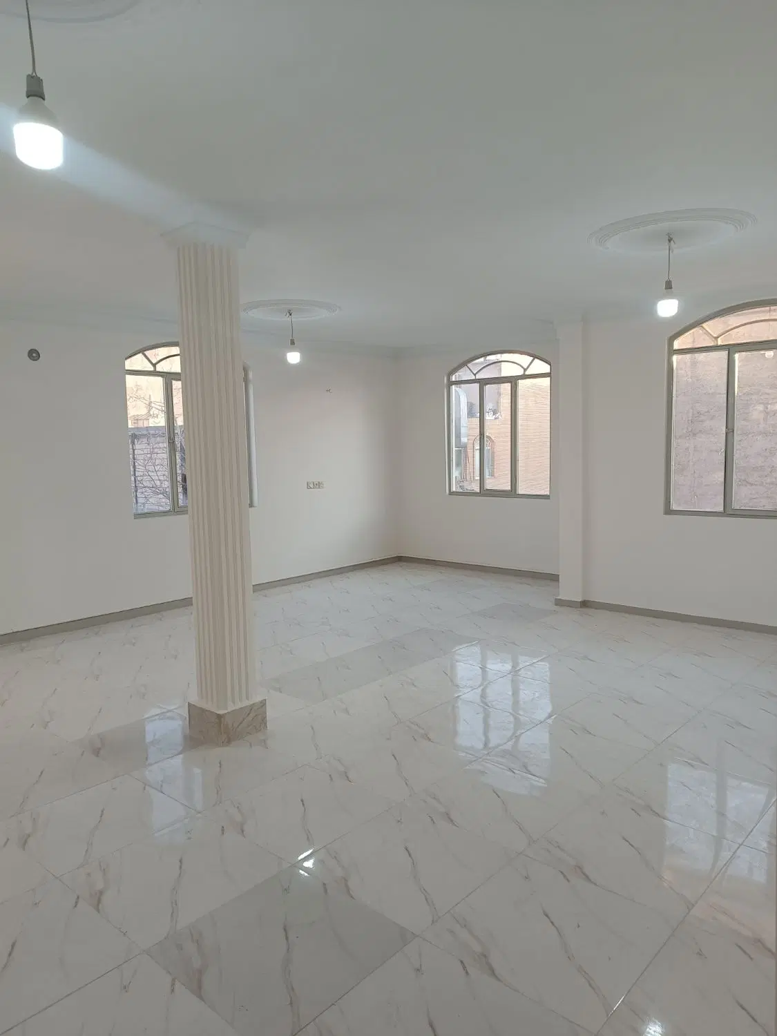 واحد زیر شصت متری خیابان توحید