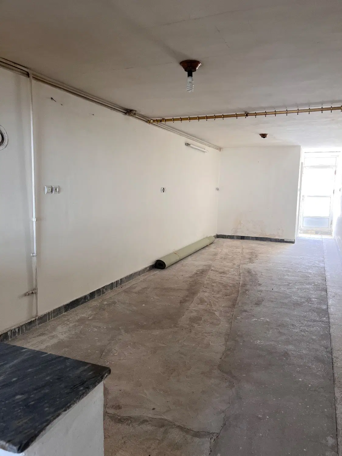پارکینگ جنوبی همکف ۵۰ متر