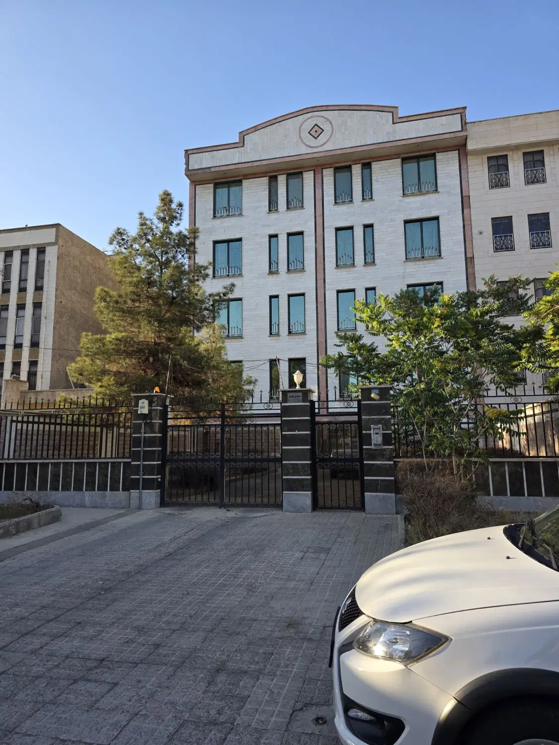 آپارتمان شاخه اصلی