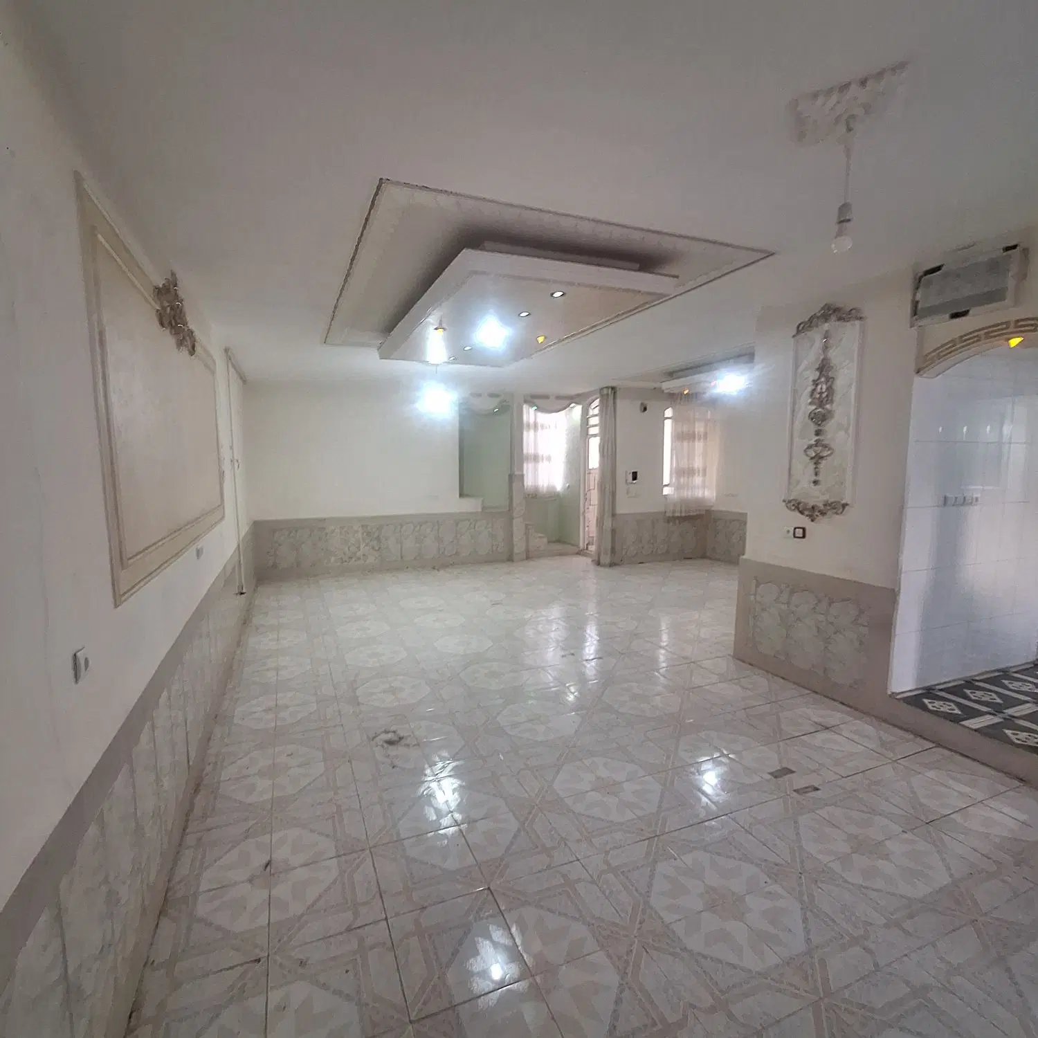 اجاره کوی ارتش طبقه بالا بابک