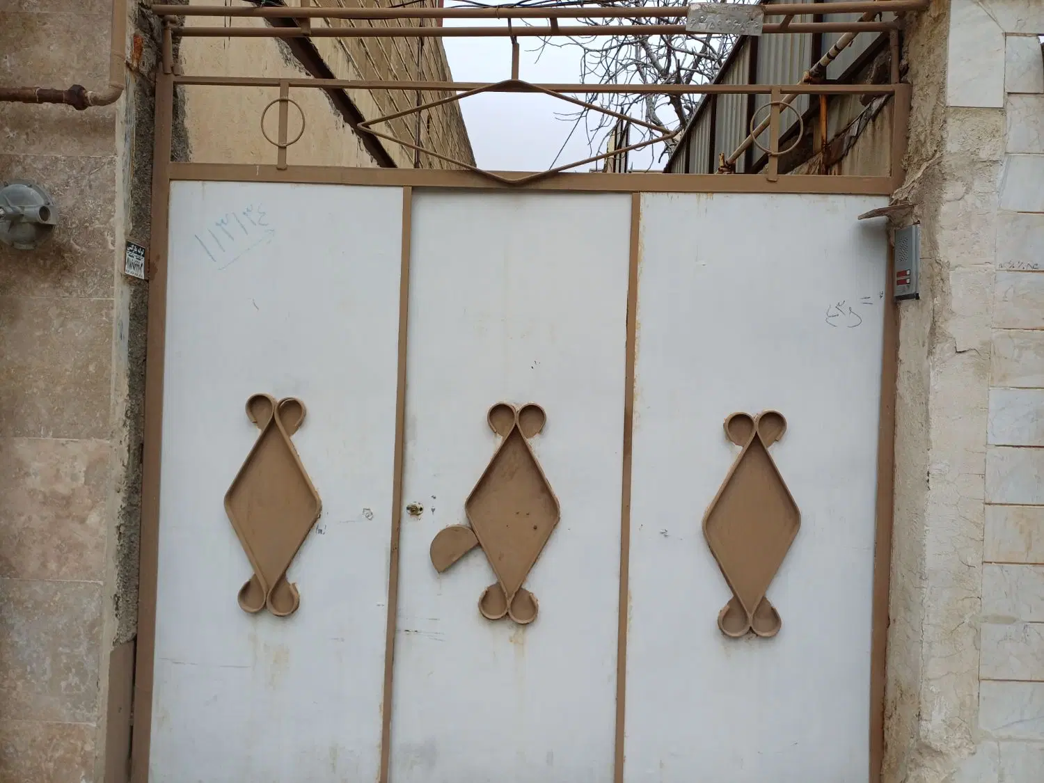 خانه ویلایی 250متر لاله شمالی کوچه اول