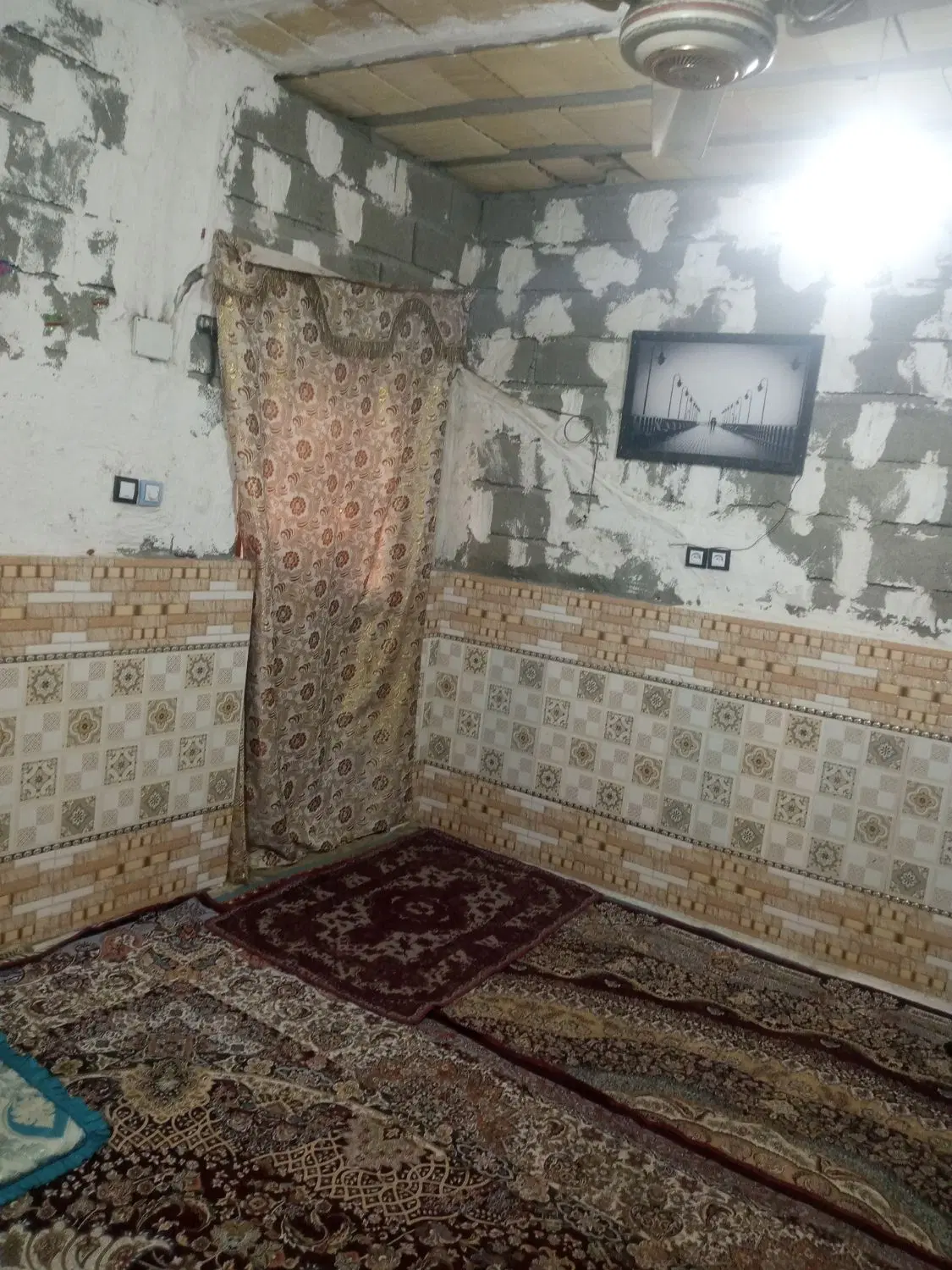 یک دستگاه خونه محله رمین گلبهار به فروش میرسد
