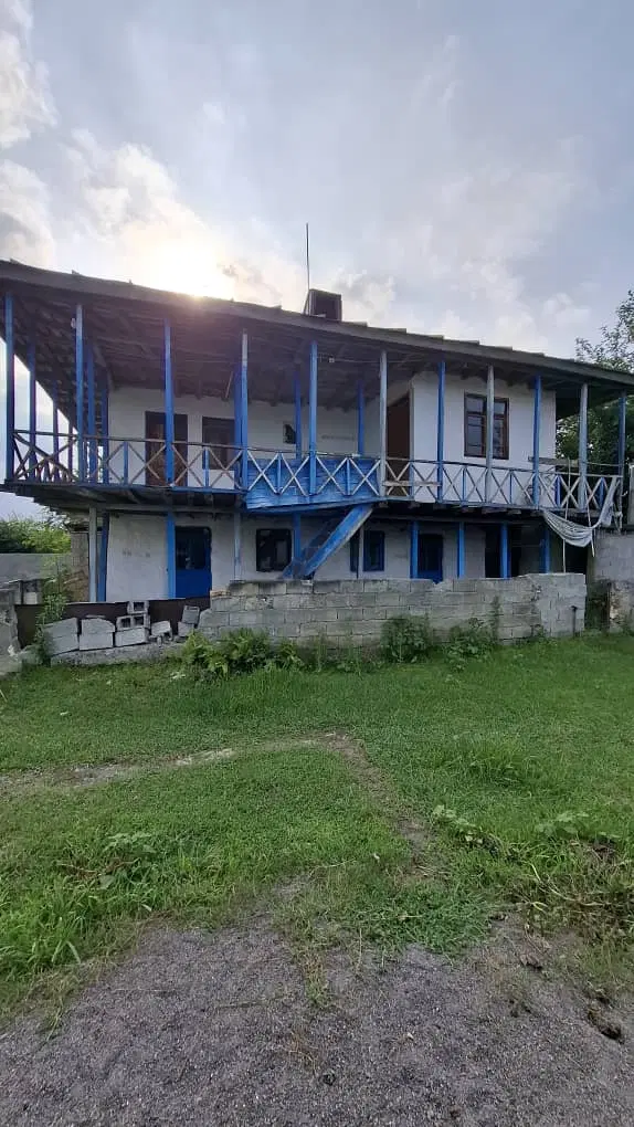 زمین و خانه کلنگی
