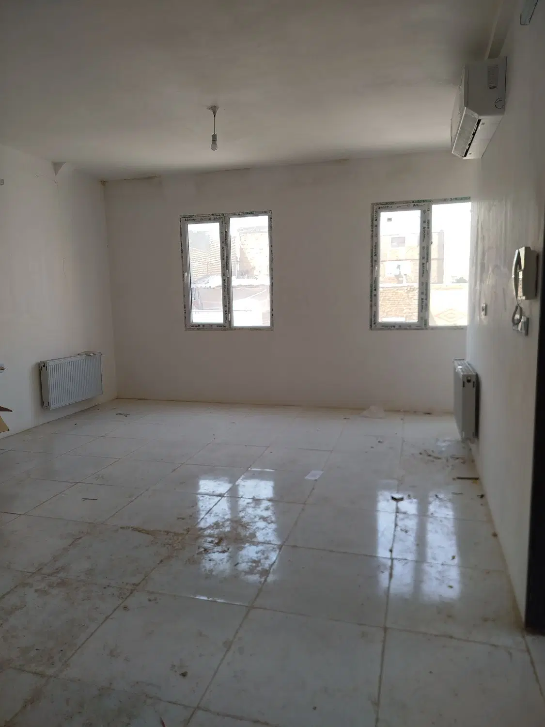 آپارتمان دو خوابه سر دونبش غرق در نور