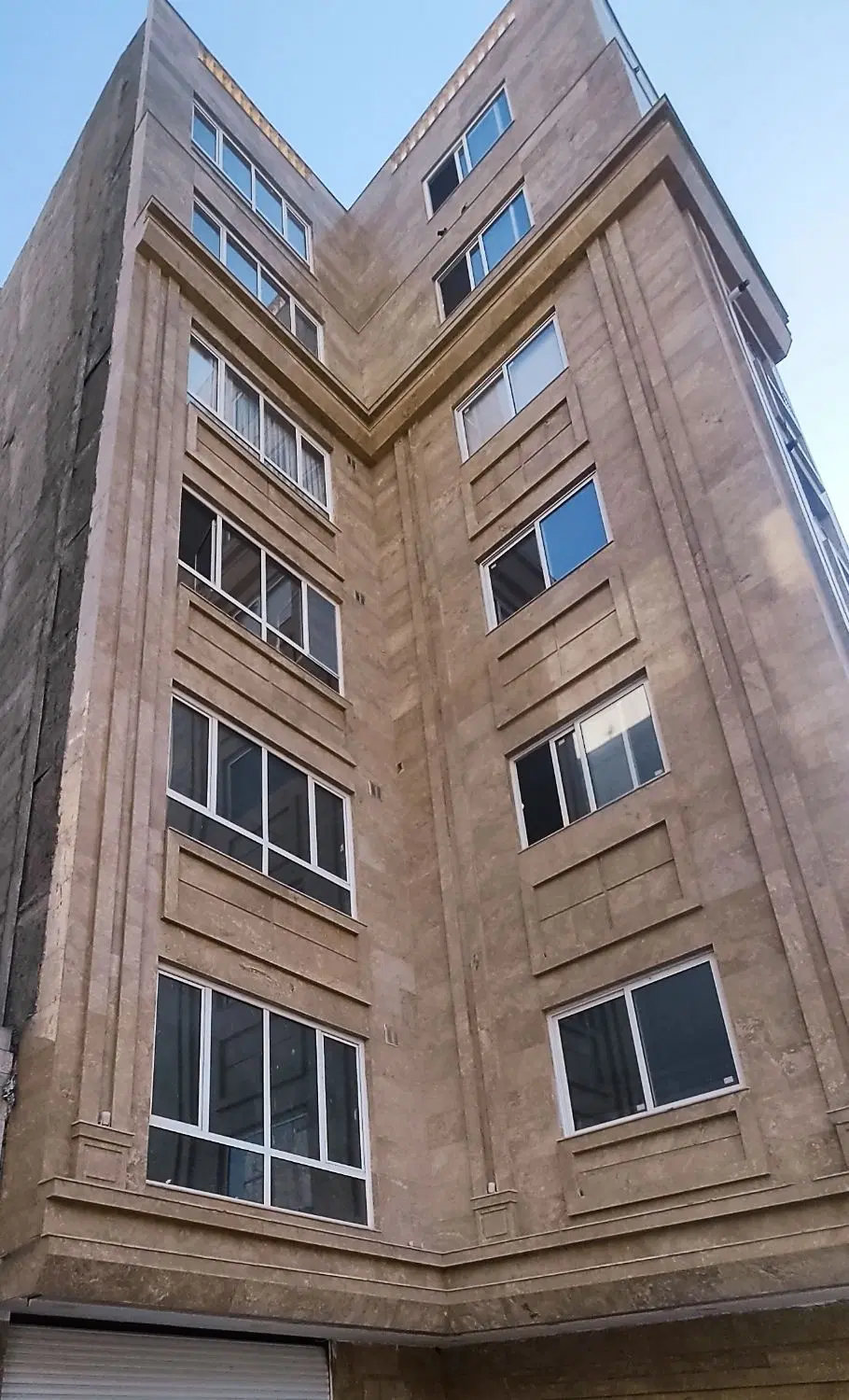 آپارتمان 3 خواب  منطقه ابوطالب صفر آماده سکونت