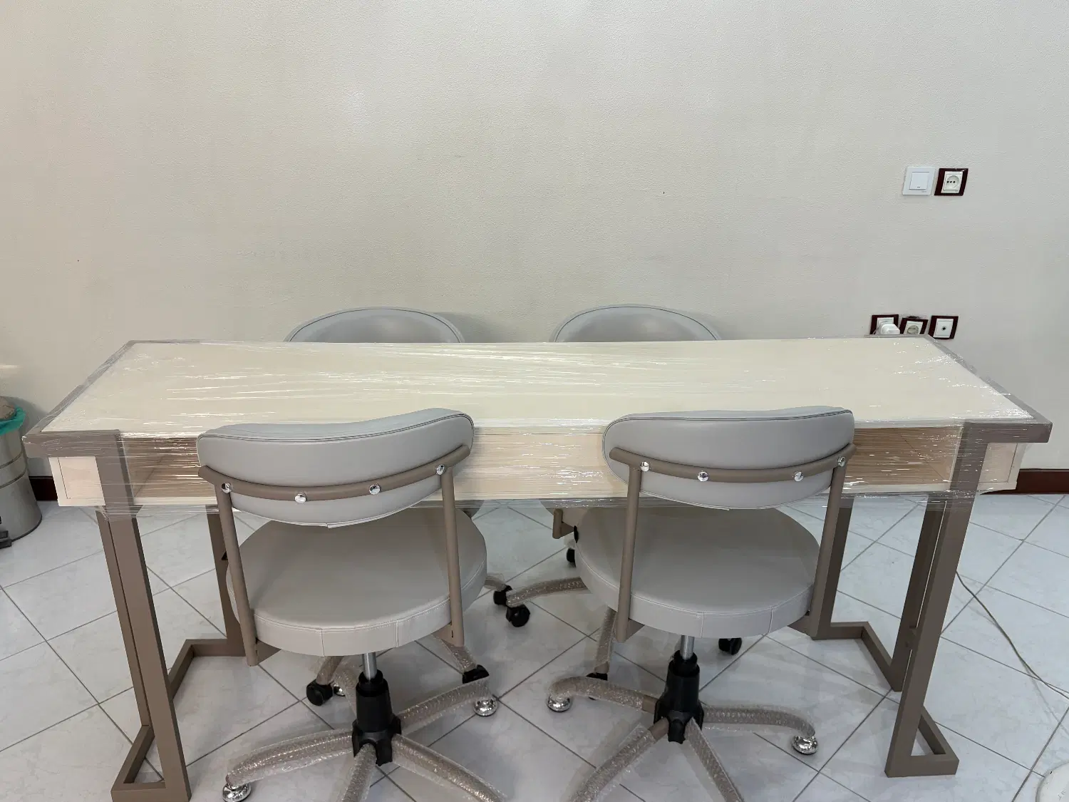 اجاره میز ناخن