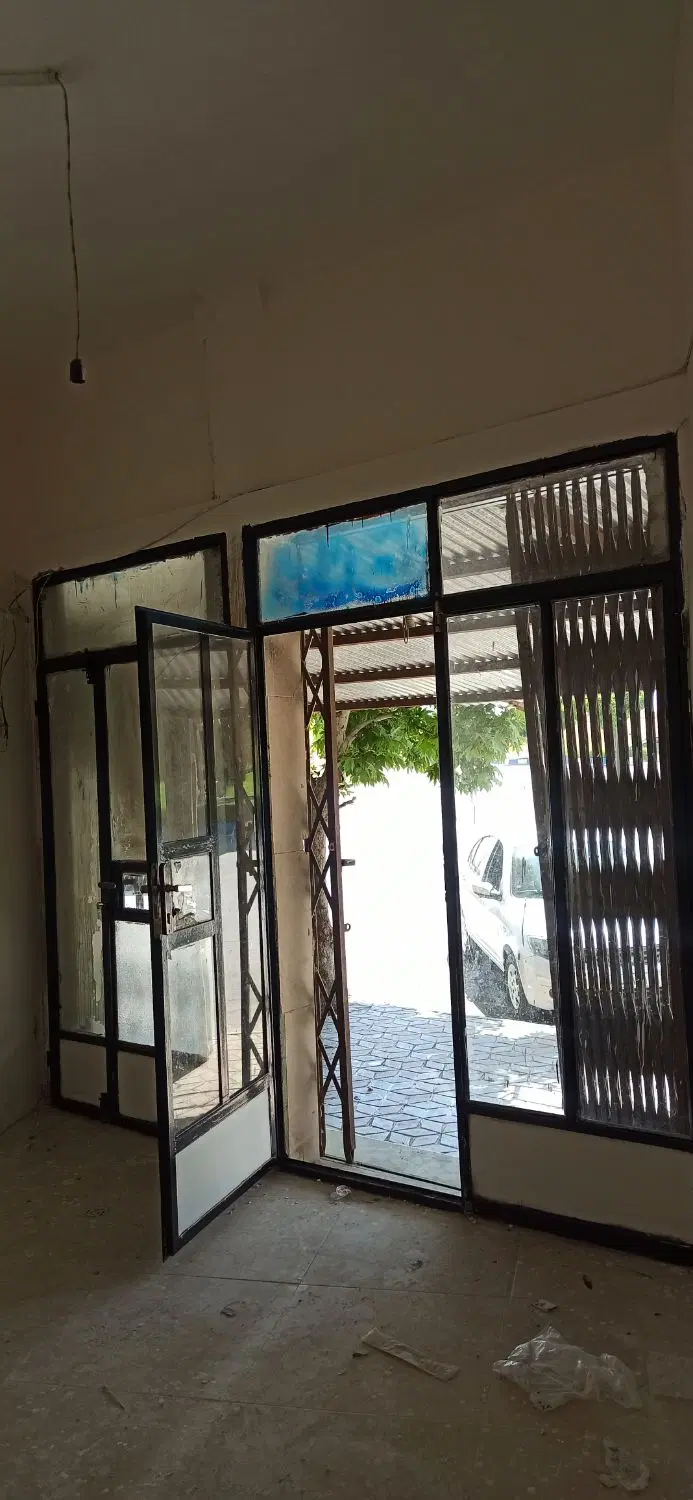 مغازه دور میدون کشاورز