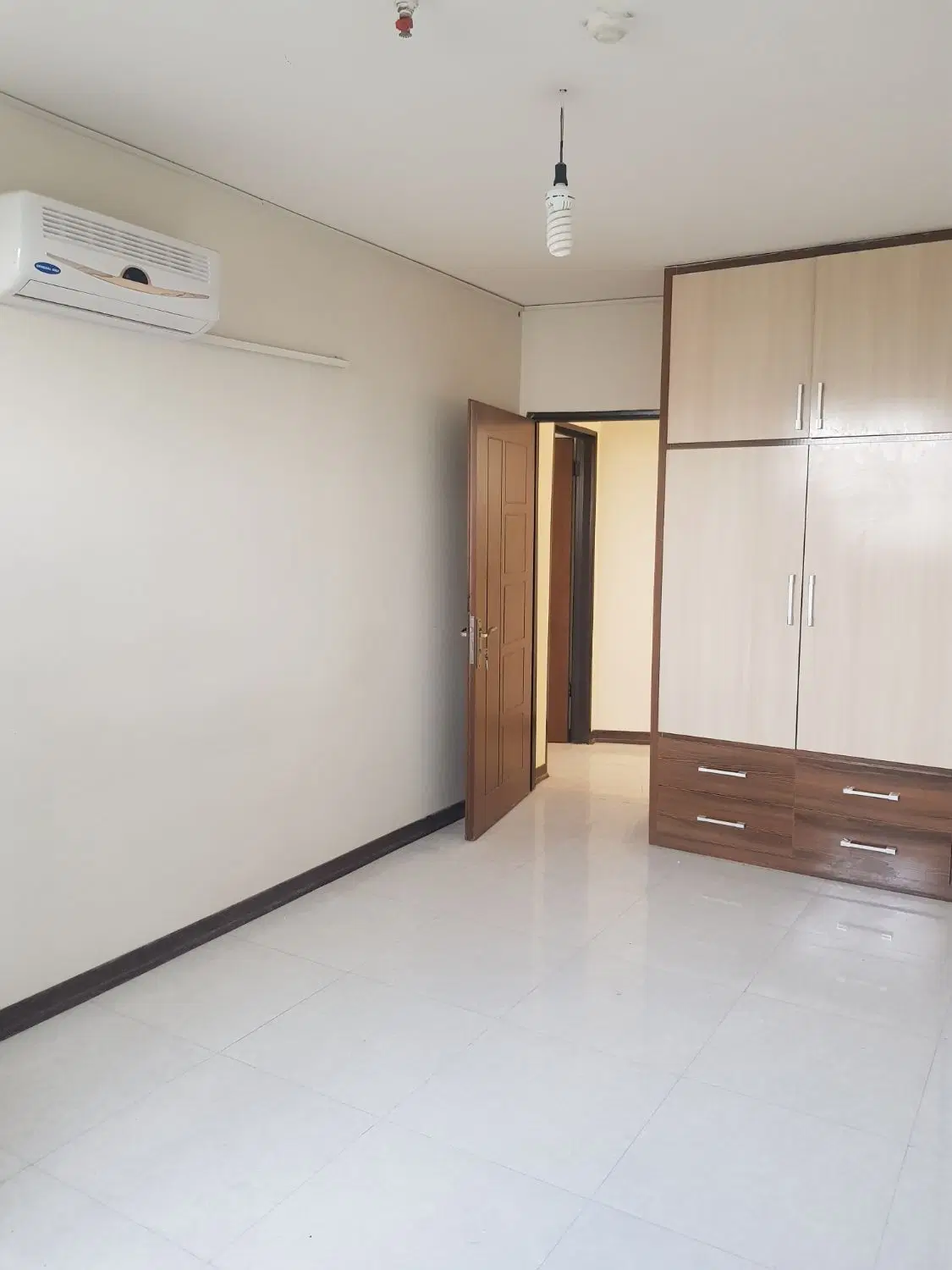 دفتر کار خیابان باهنر ۹۰متر با پارکینگ