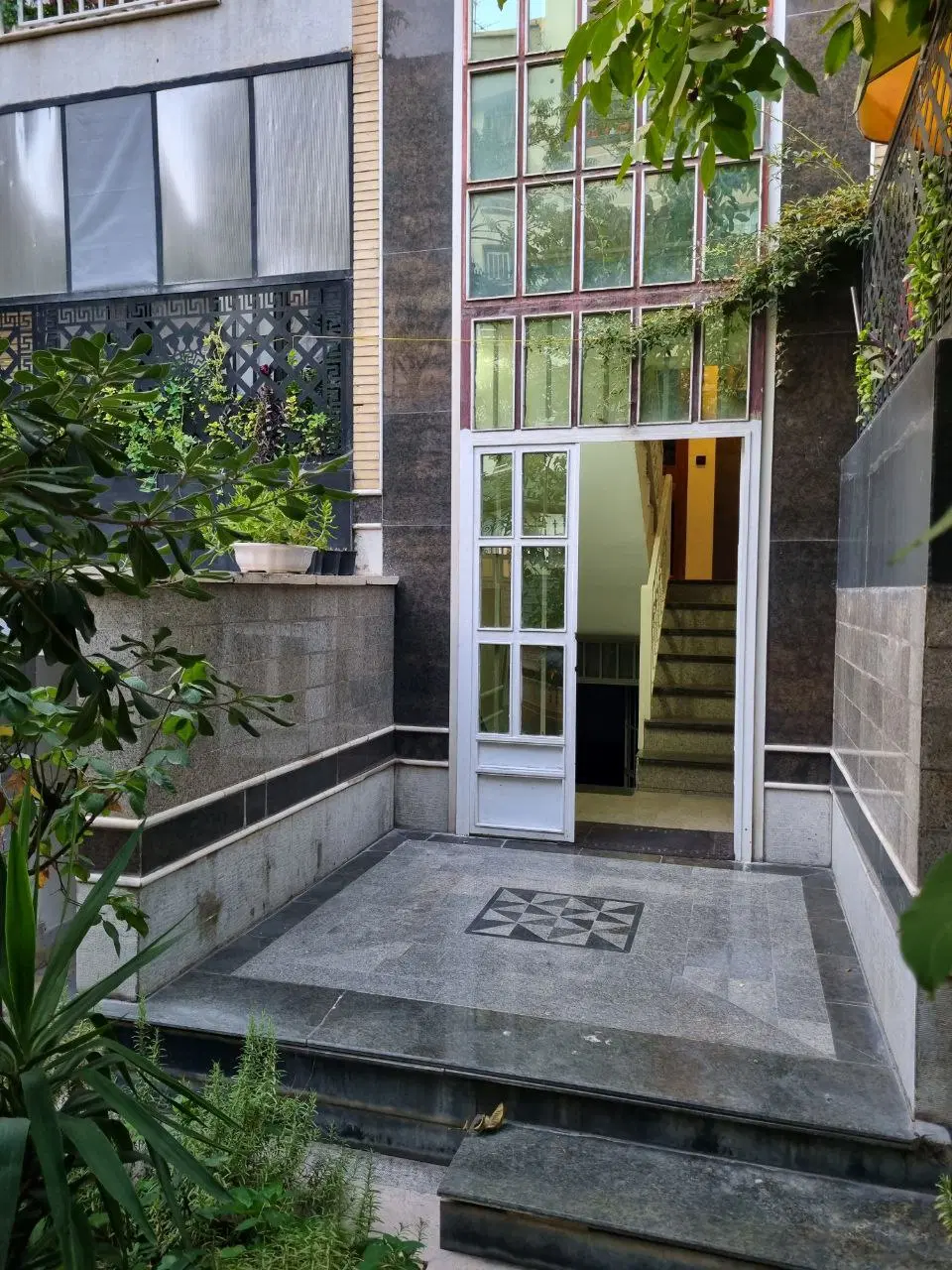 اجاره واحد ۶۲ متری