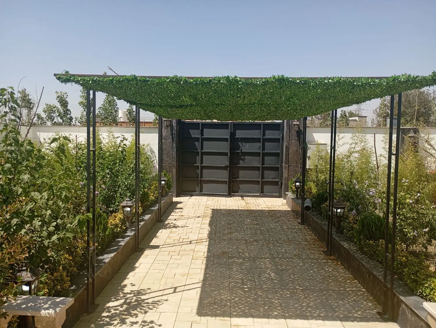 ویلا.باغچه.خونه ویلای