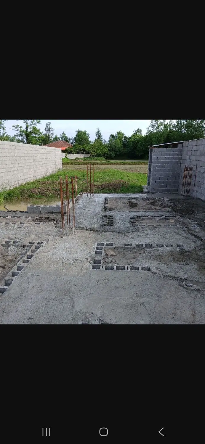 زمین مسکونی نیمه کاره آماده ساخت دارای پروانه