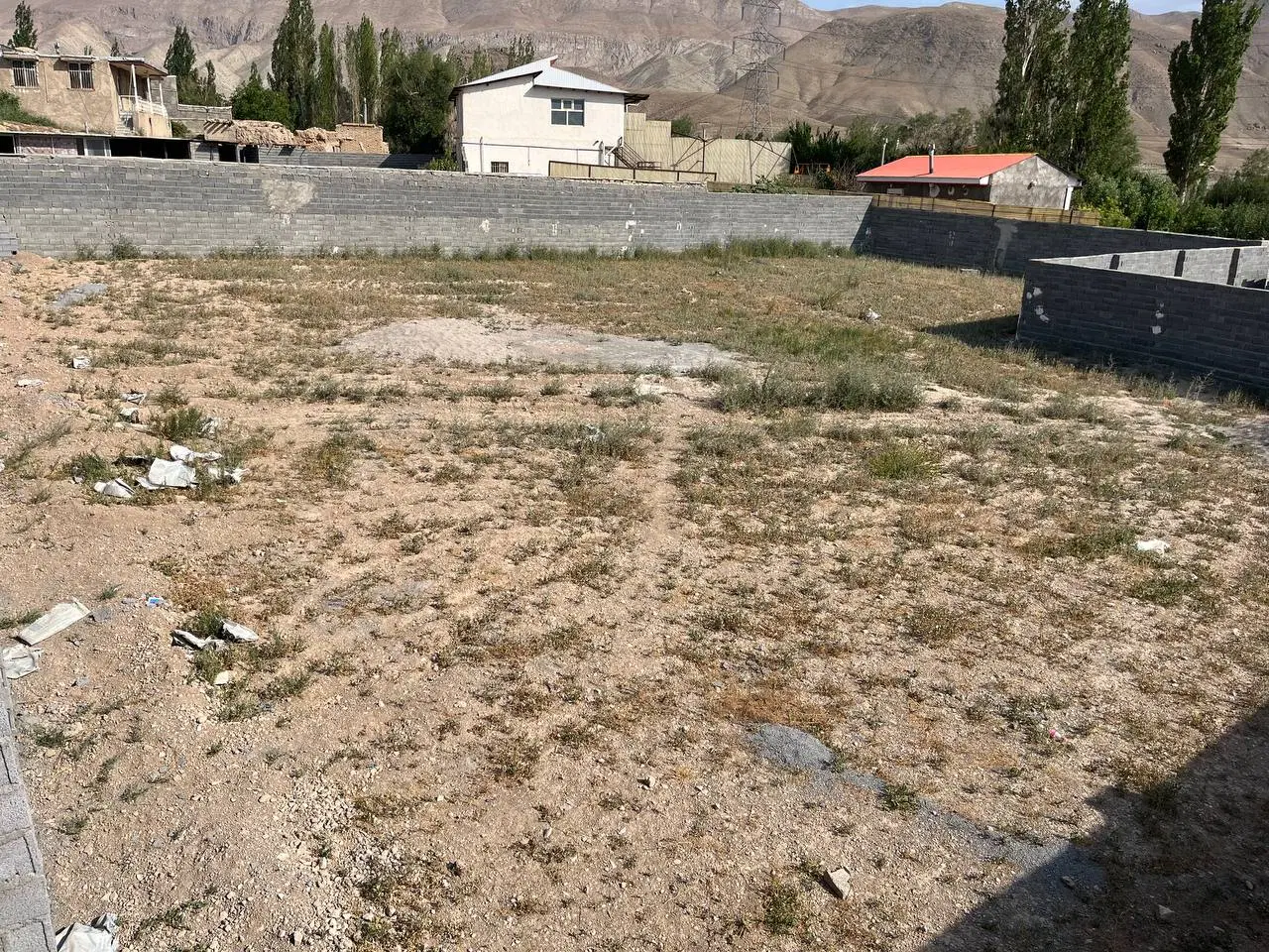 زمین ۱۰۰۰ متری دیوارکشی شده فیروزکوه (امیریه)