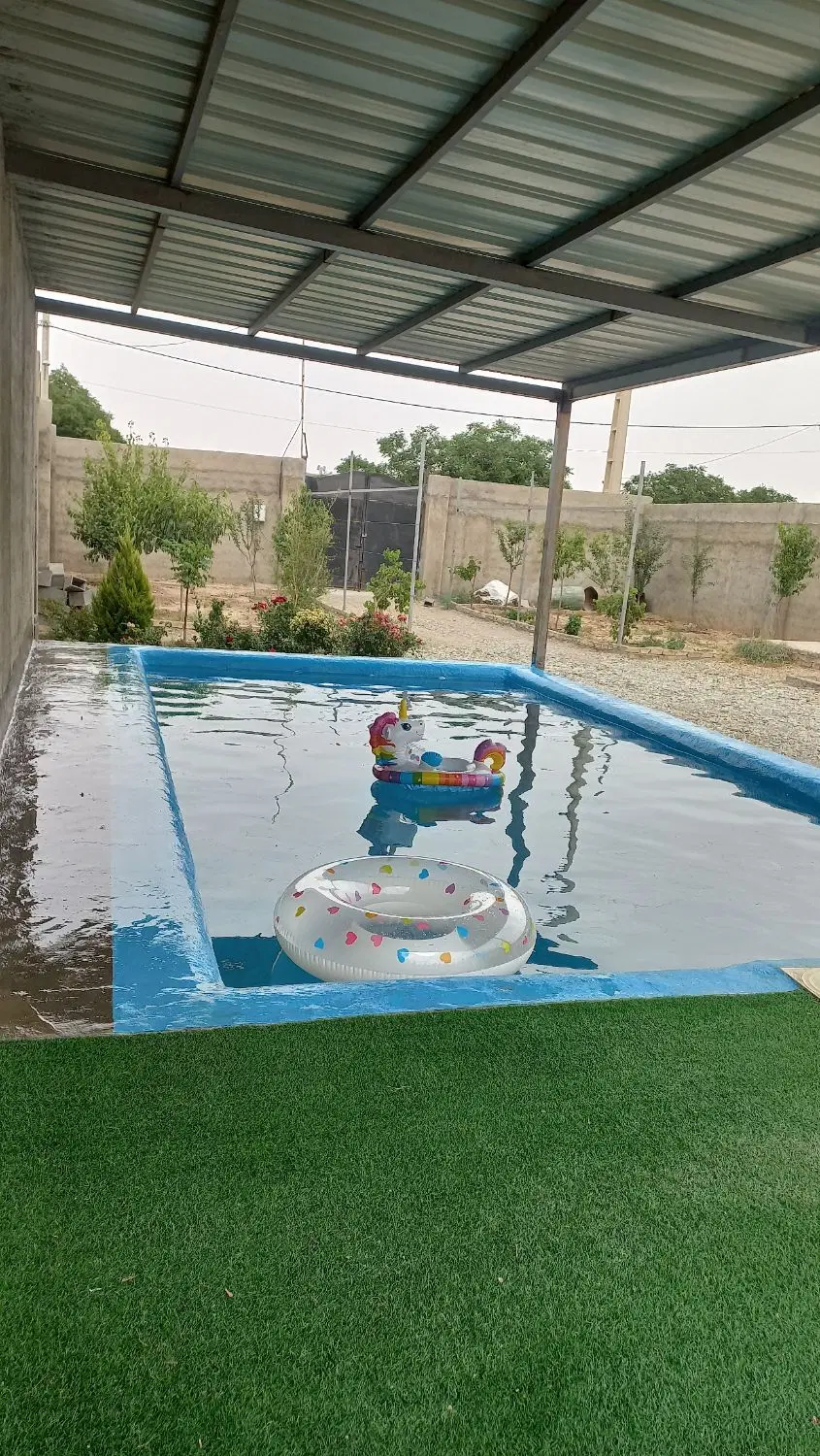 باغچه استخر دار