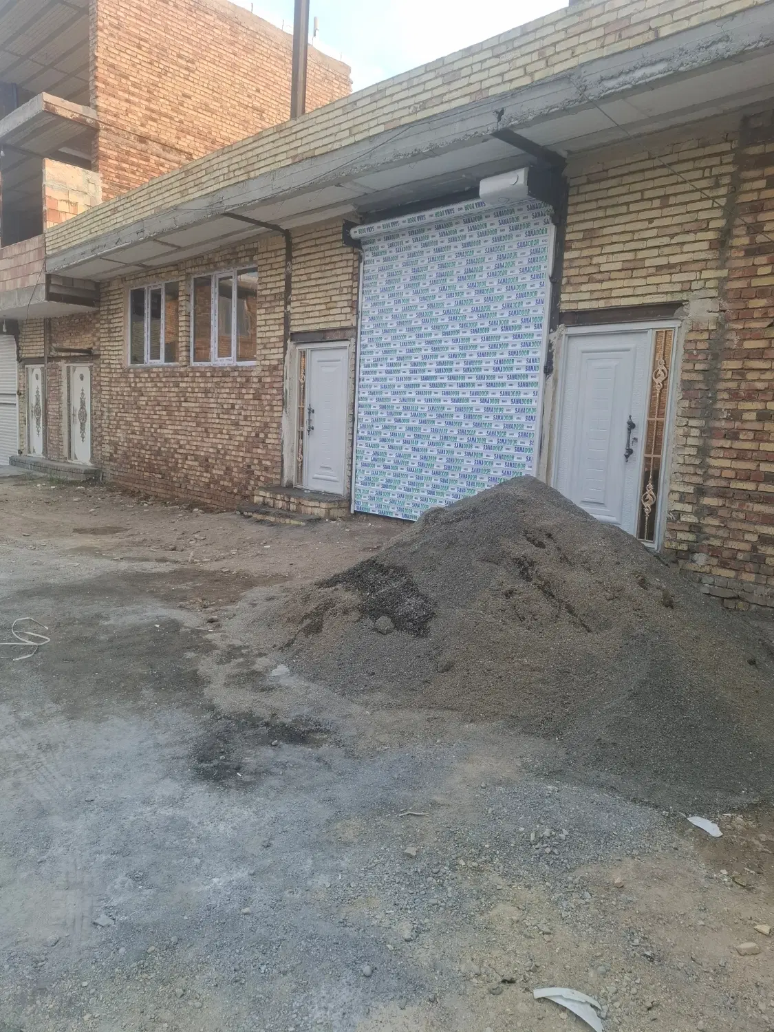 ساختمان نیمه کاره