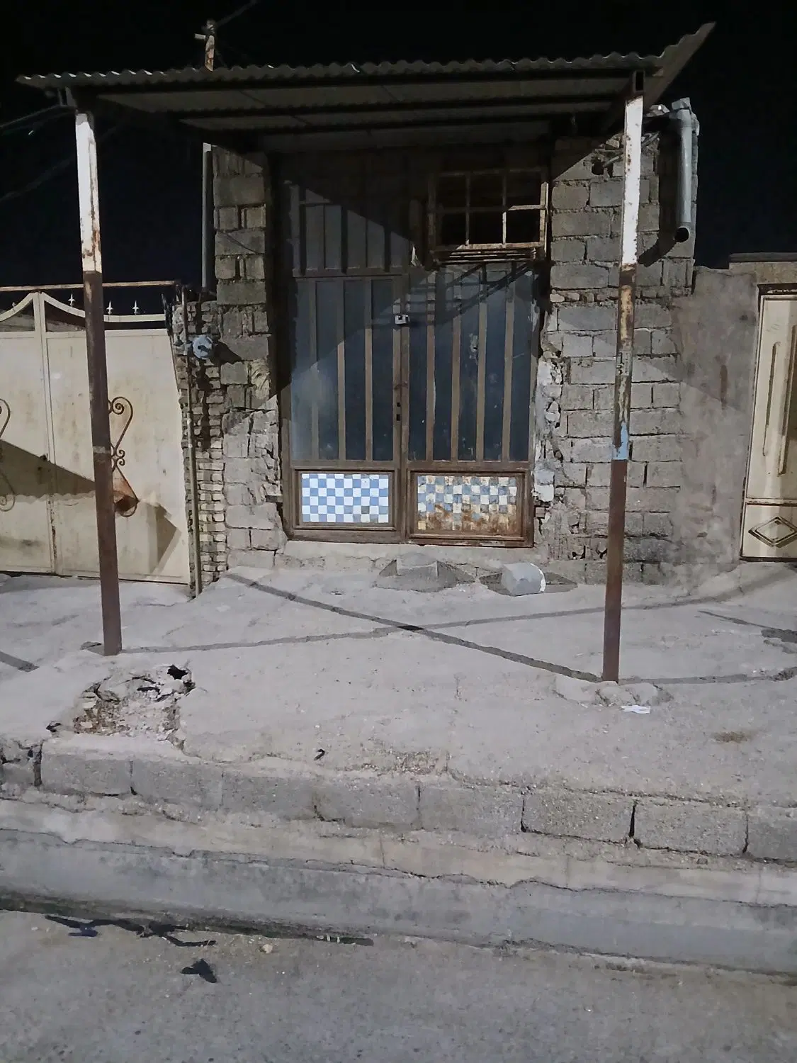 مغاره چمگلک خیابان امام روبرو نانوایی