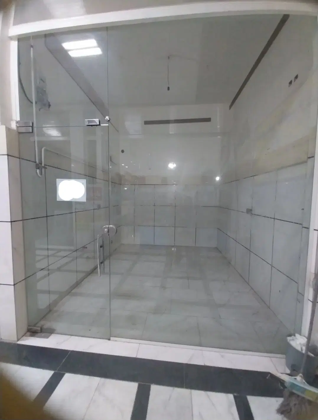 مغازه۱۱متری خیابان رحیمیان داخل پاساژ