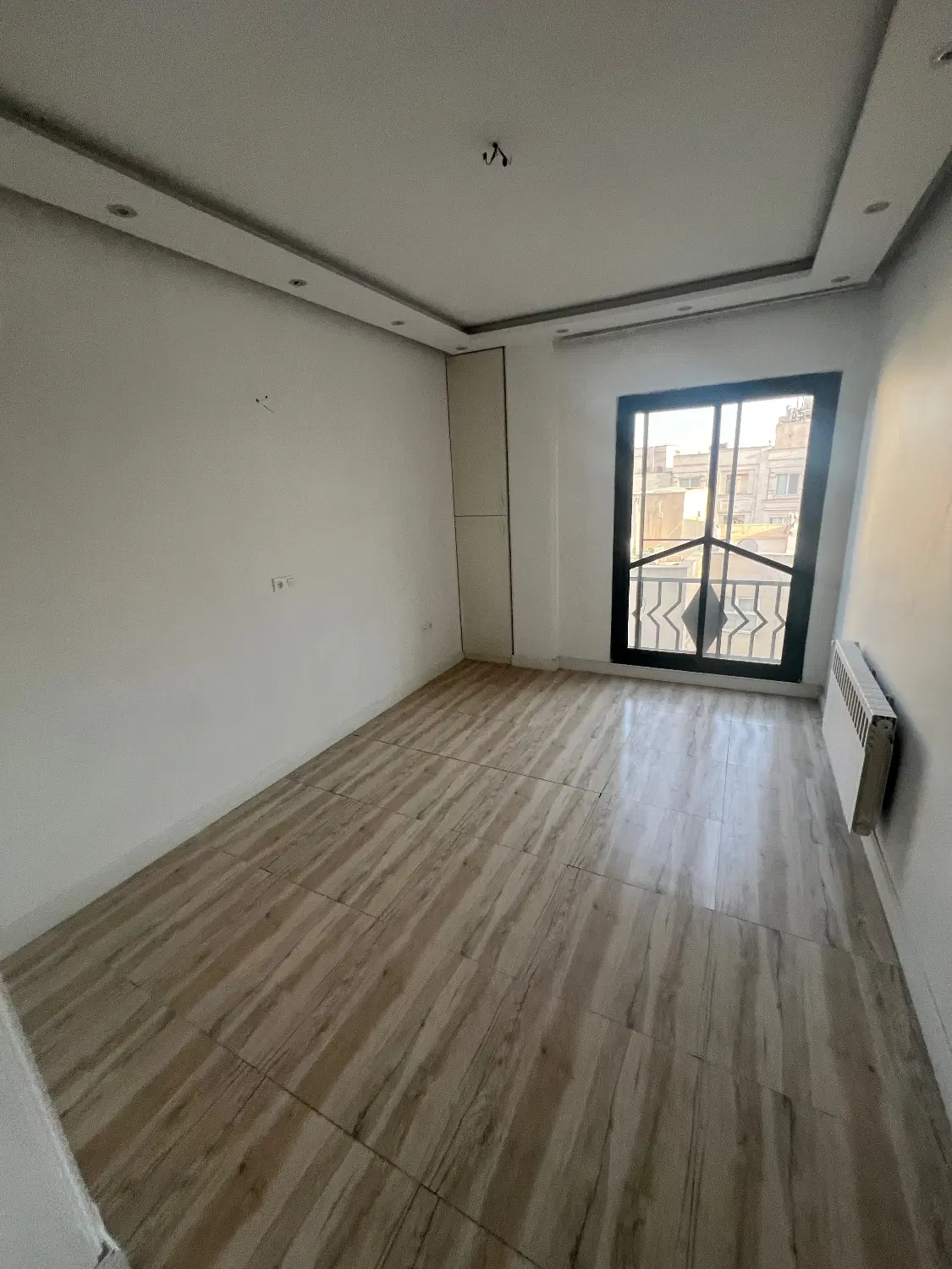 90‌متری کامرانیه