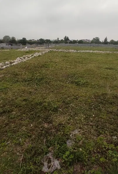 ۱۰۰۰ متر زمین محصور سند دار