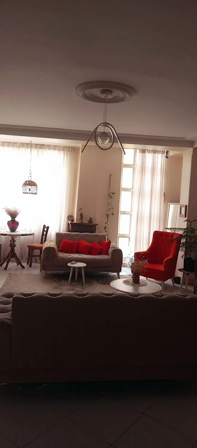 خانه ای زیبا نورگیر وشیک بنیاد شاهین ویلا