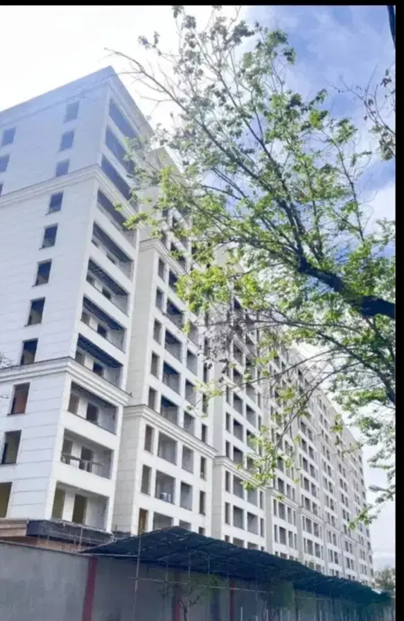 آپارتمان نگین پیروزی