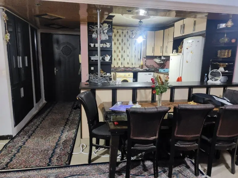 آپارتمان مساجد فول بسیار تمیز 100متری دو‌خواب