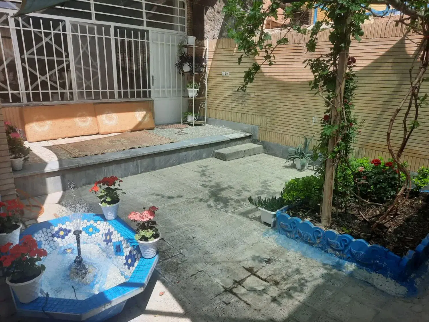ویلایی جنوبی بلوار کشاورز