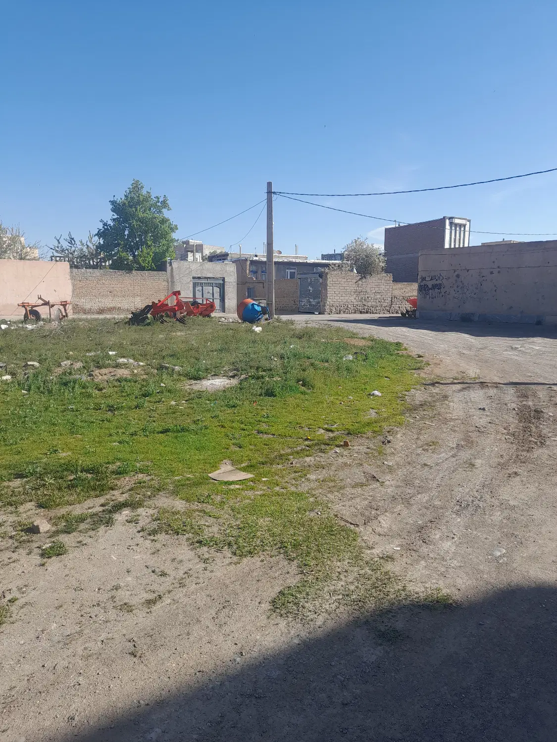 مسکونی و تجاری ۴۸۲ متر، سند تک برگ، سه بر