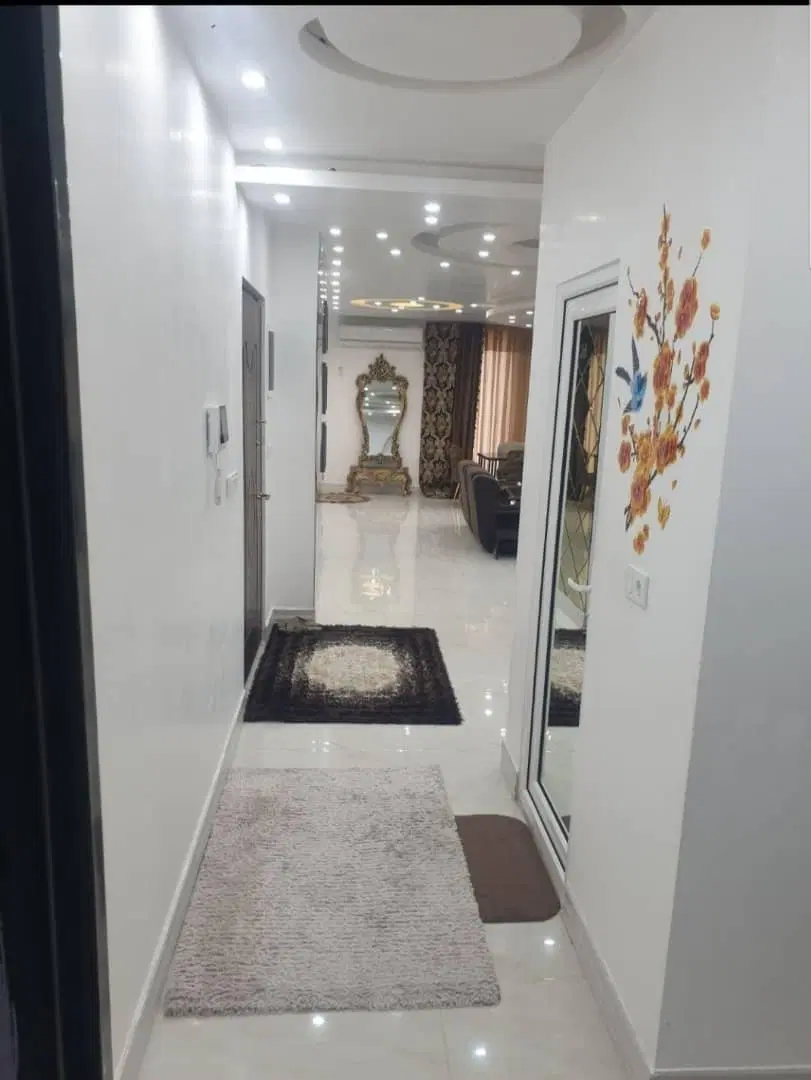 آپارتمان هم کف 80 متری