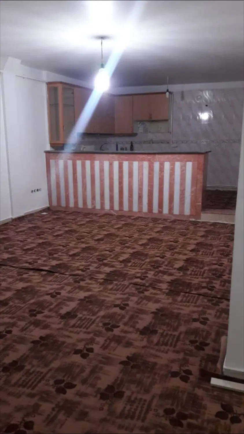 طبقه دوم واحد پشتی