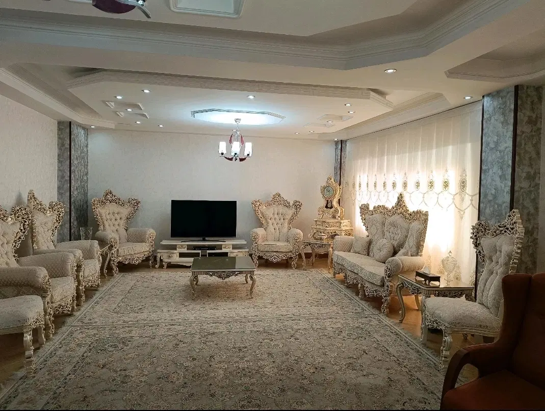 ۹۲متر_رو به نما_فول امکانات_گلستان۱۷_سند تک برگ
