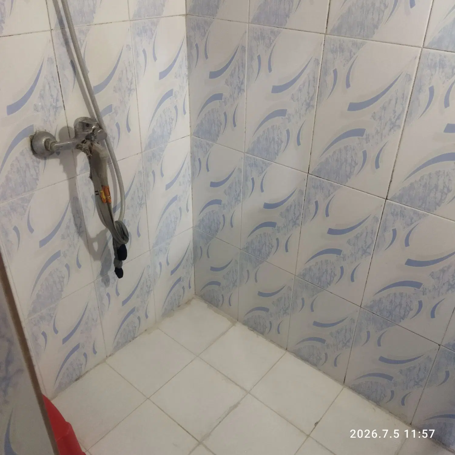 واحد طبقه همگف هستش تمیز