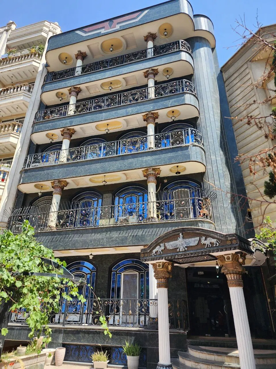 ۴ خوابه _ ۲۲۵ متر_ تکواحدی
