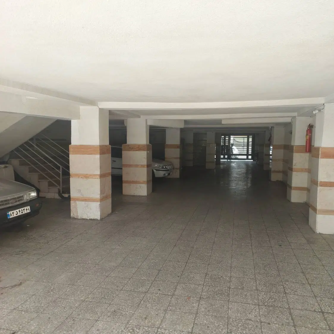 ۴۵ متر طبقه ۳، پارکینگ اختصاصی، روبه نما، خ ۷ غربی