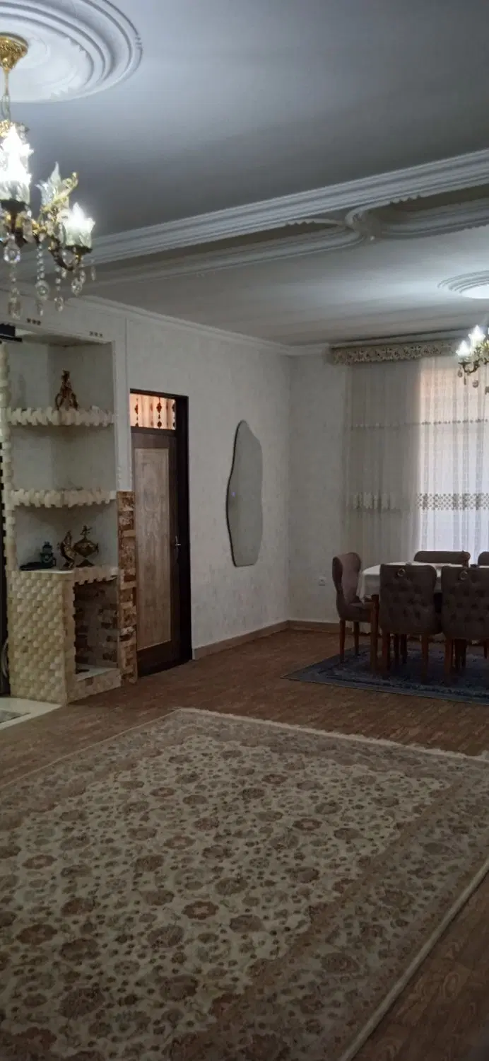 منزل مسکونی با حیاطی دلباز واقع در امامزاده