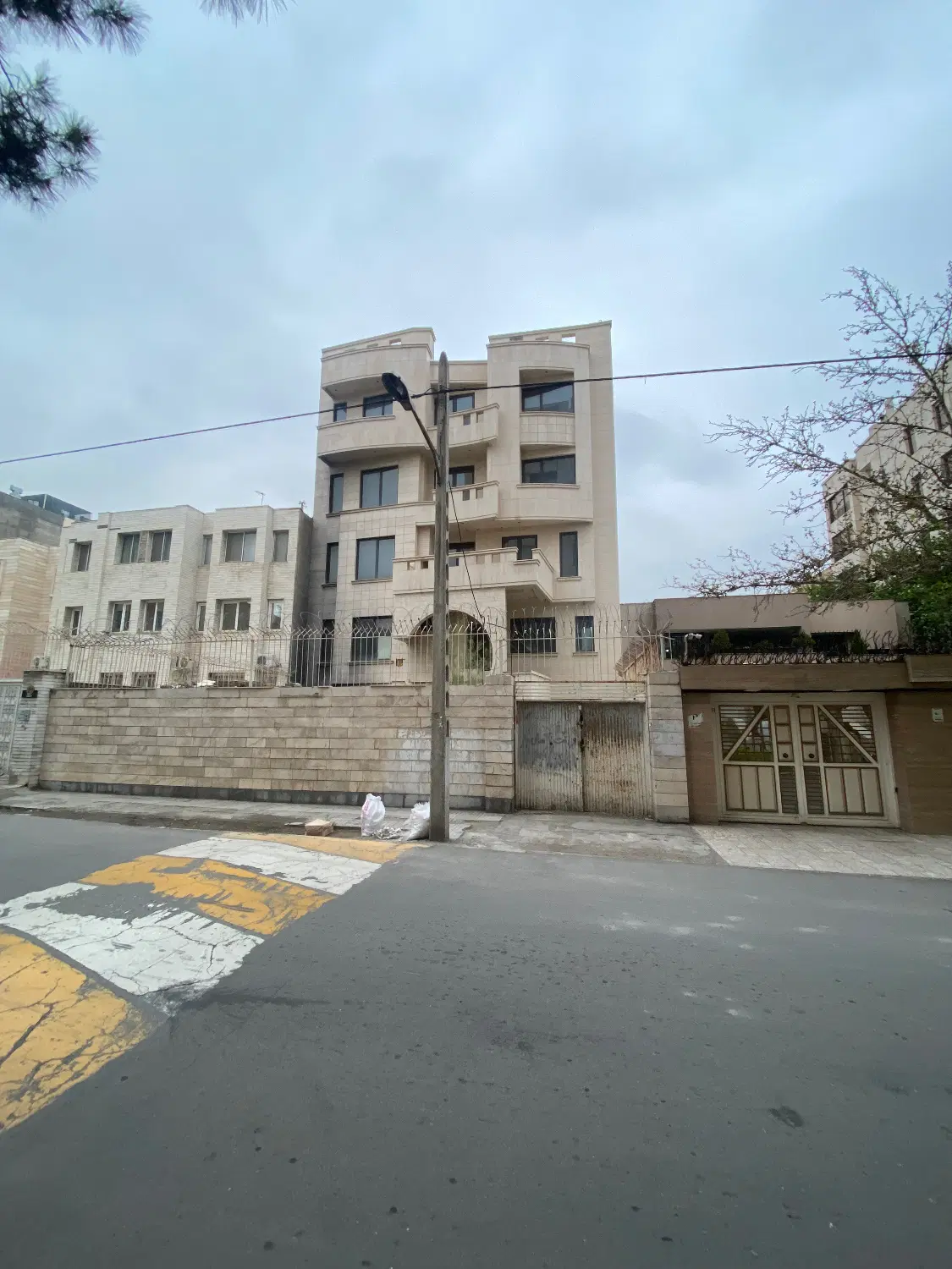 زمین ۳۸۰ متری در کوسنگی، بر ۱۵ متر