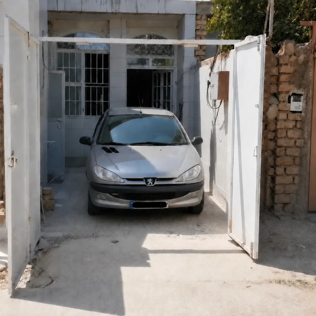 خانه ۱۰۰ متری همکف حیاط دار، شهرک گردخون