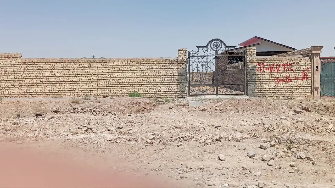 زمین فروشی بر جاده گاز