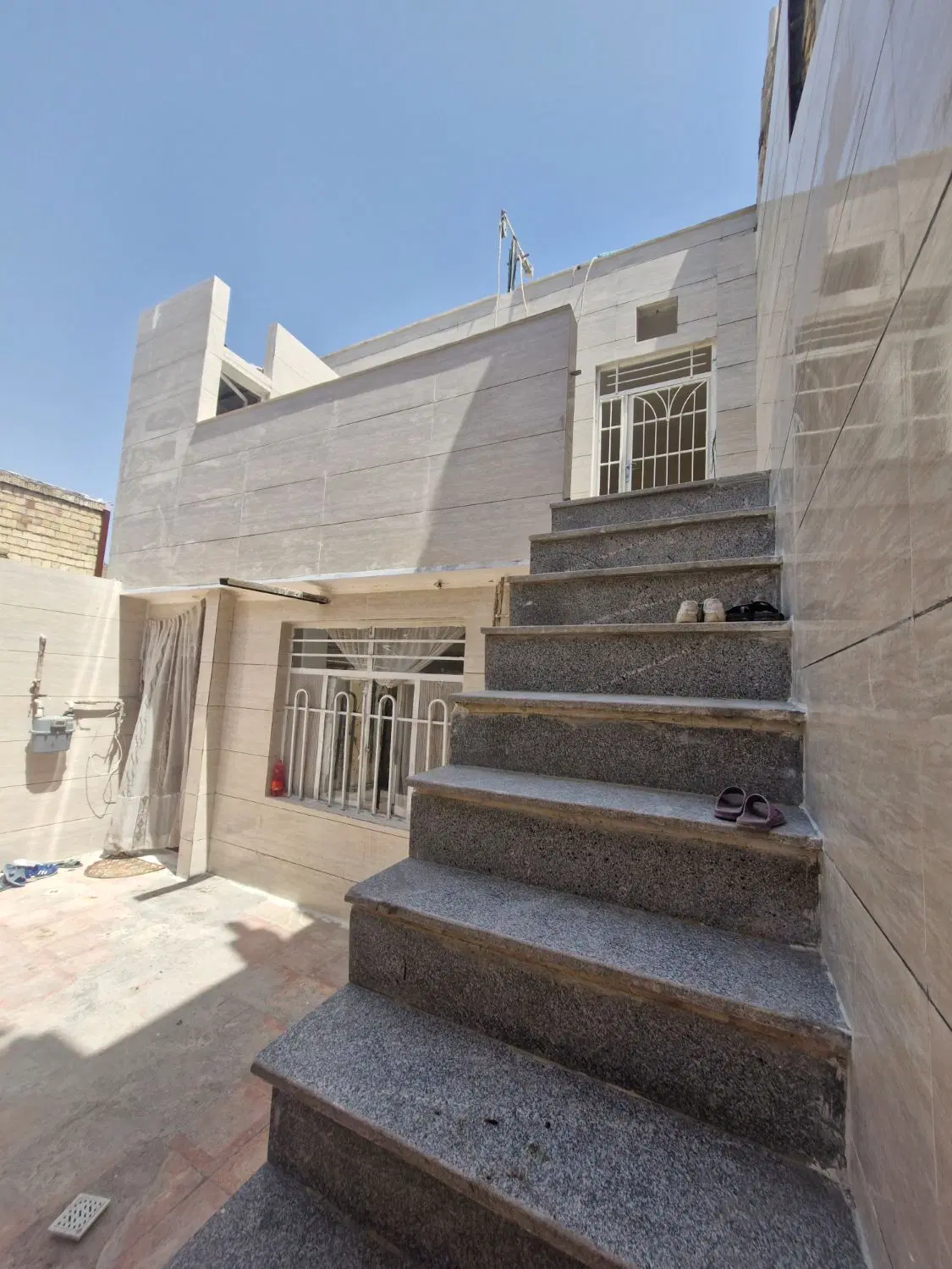 دوطبقه۱۰۰مترماشینرو