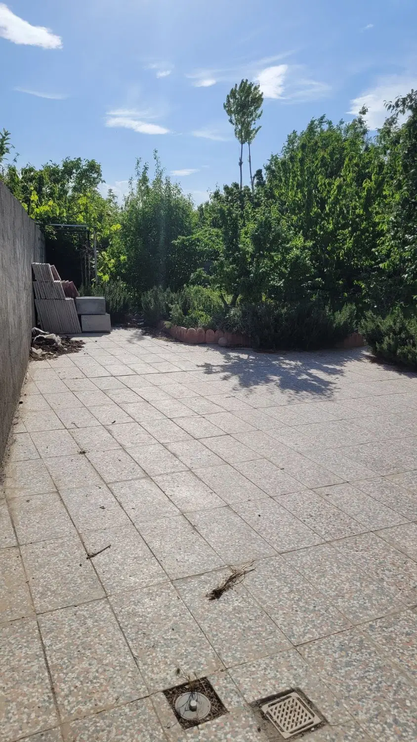 باغچه در فشند