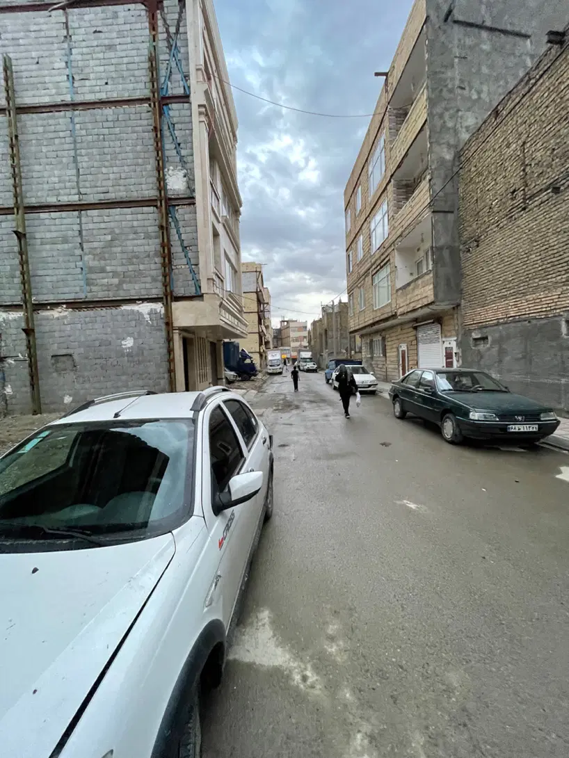 آپارتمان طبقه همکف ۹۳ متری سفید کاری شده