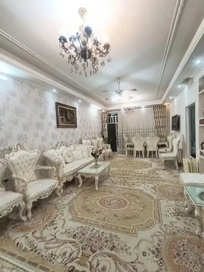 سه طبقه میدان مدرسی