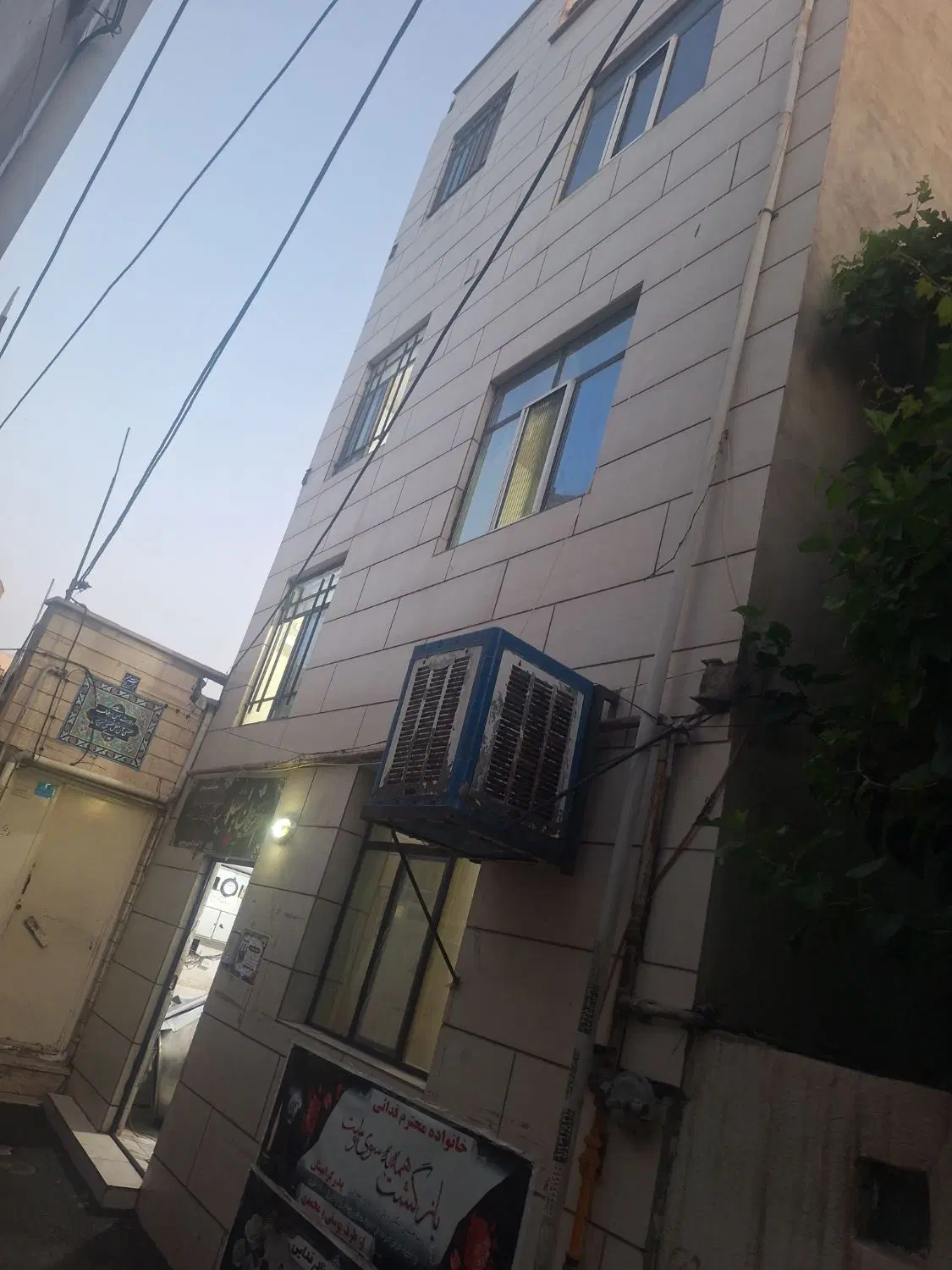 ساختمان در ۳ طبقه