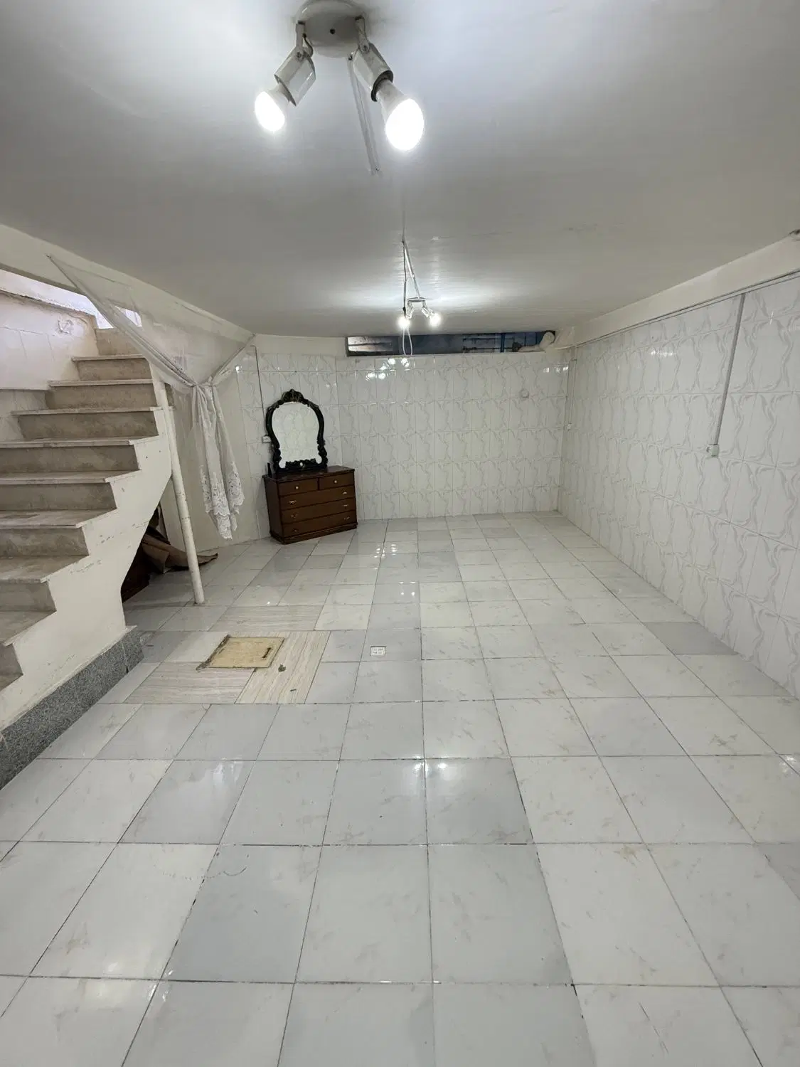 اجاره زیر زمین 35متری بهداشتی