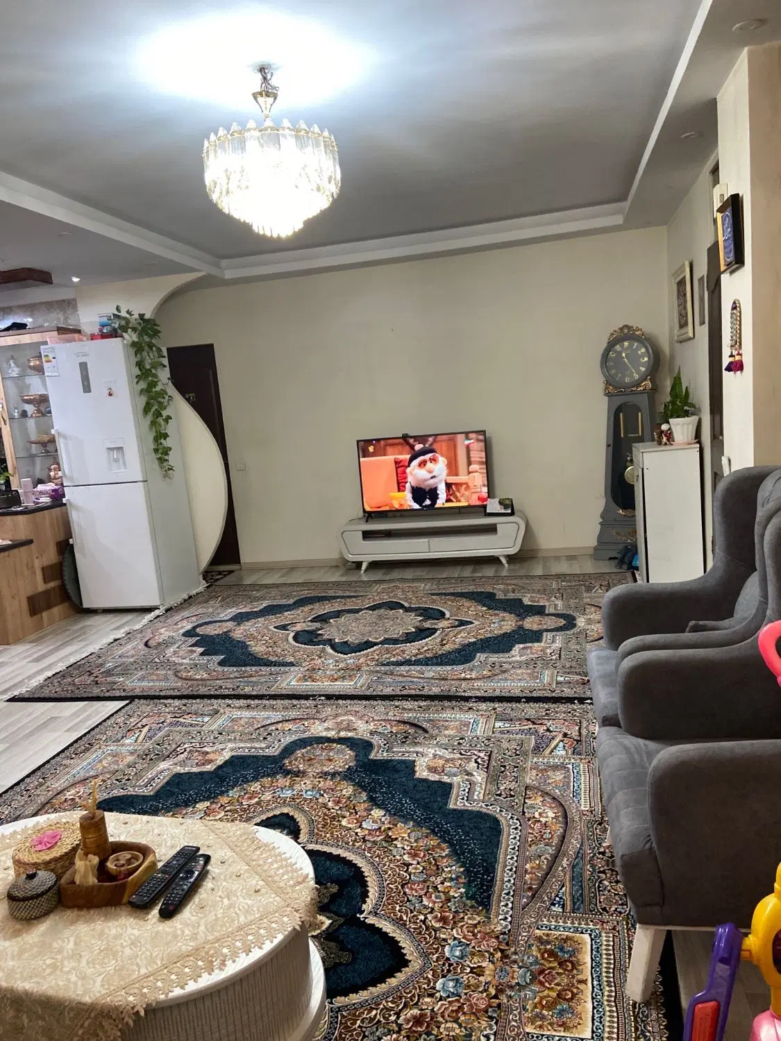 فروش آپارتمان 83 متری 2 خواب فاز 4 فردوس