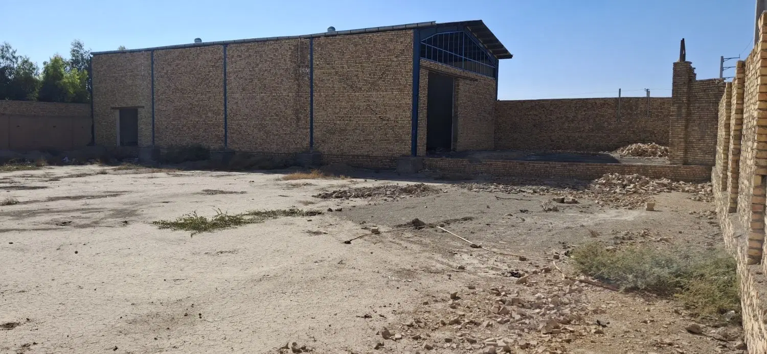 سوله صنعتی و زمین چهاردیواری