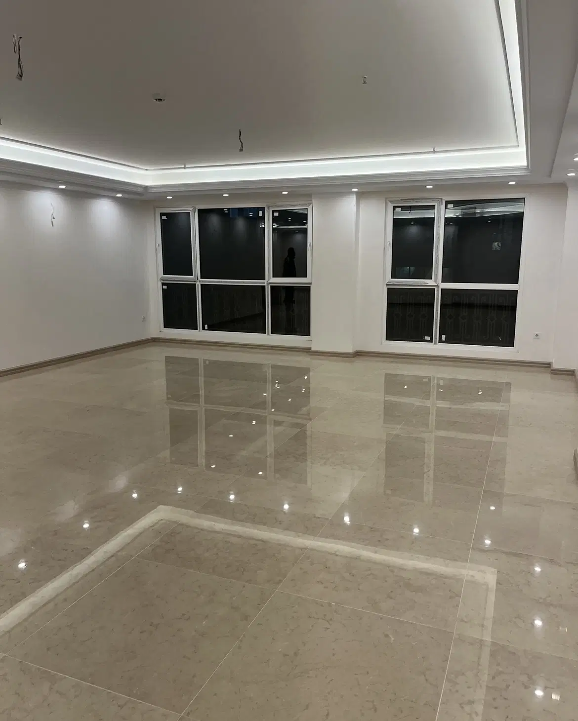 ۱۲۵ متر دو خوابه نوساز دو پارکینگ غربیها