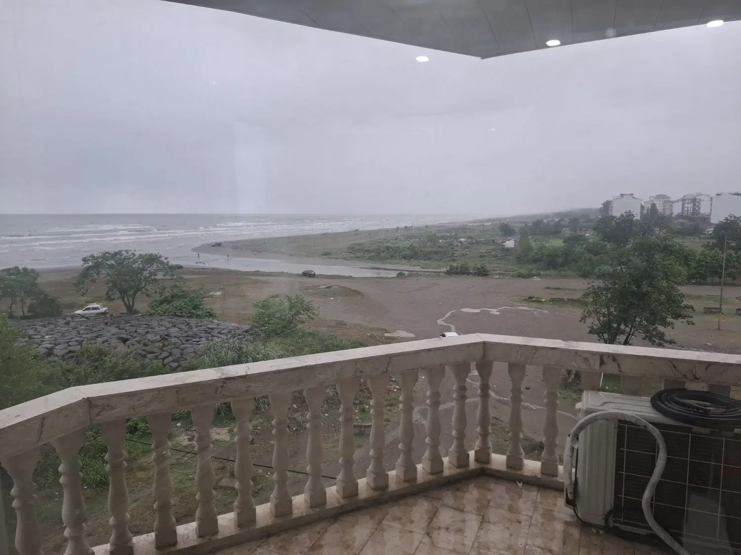یکخواب ۱۰۰متری