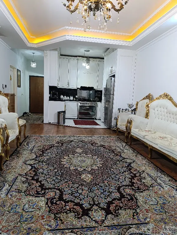 آپارتمان ۸۲متر  با اسانسور و پارکینگ بدون مزاحمت