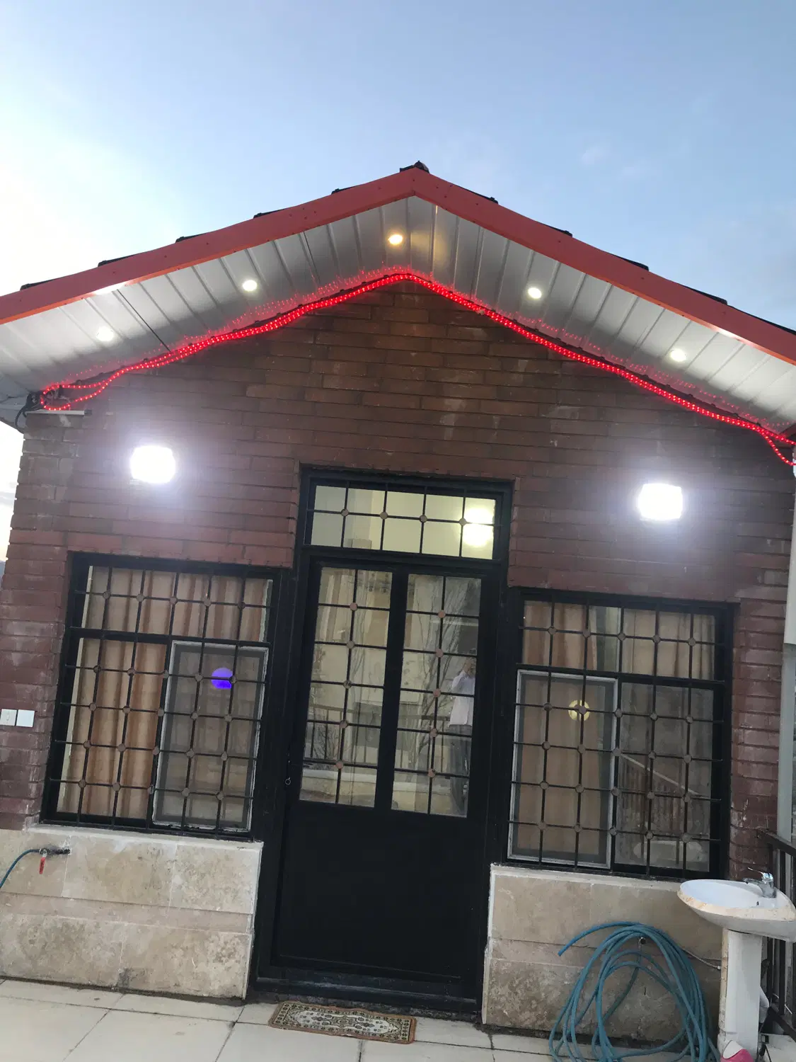ویلای  ۲ نفره با ویوی  کل قمصر وتراس بزرگ