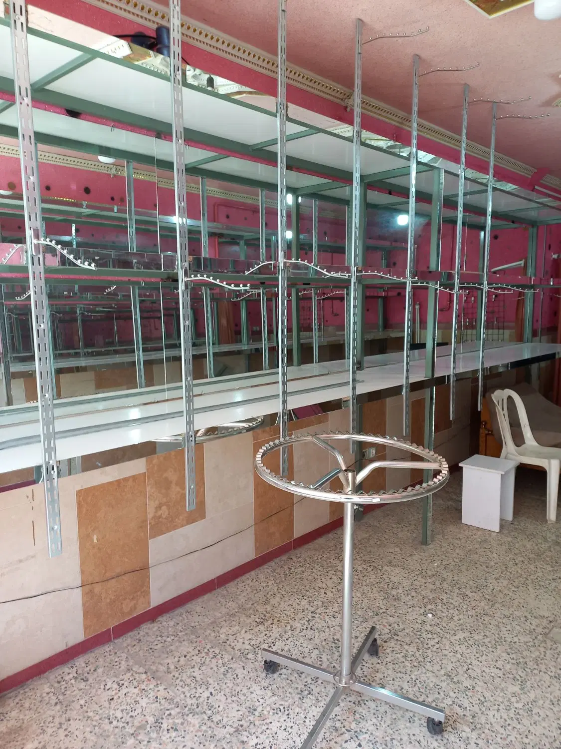 اجاره مغازه با موقعیت عالی برای کسب و کار